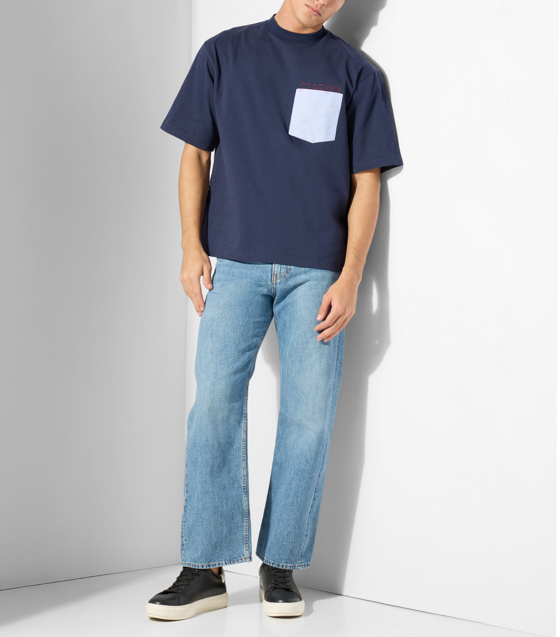 Playera de cuello redondo con manga corta lisa Hombre